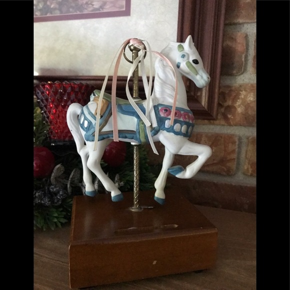 Rare Vintage 1976 Musical Carousel Horse - Picture 2 of 7